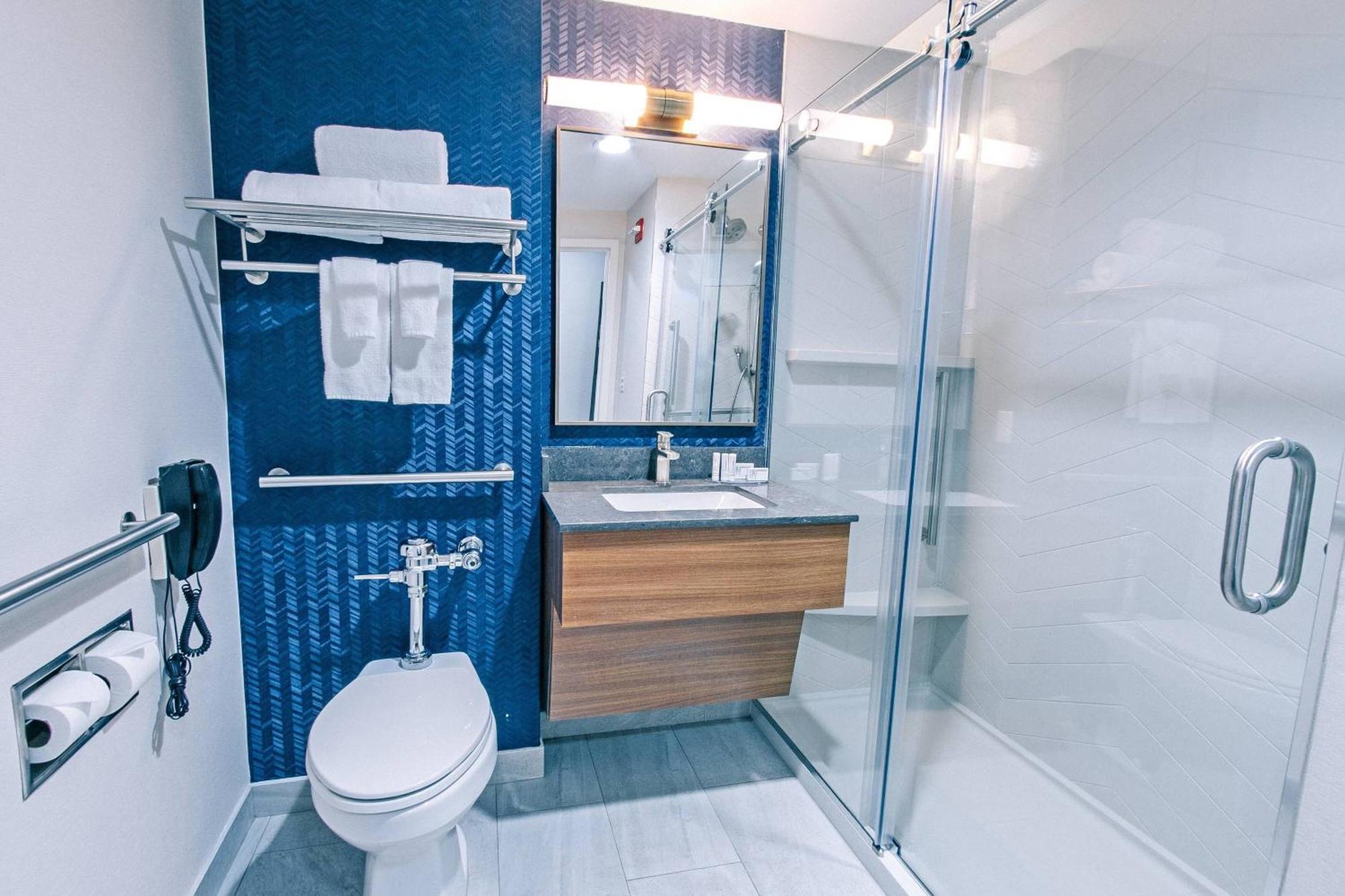 Fairfield Inn By Marriott New York Laguardia Airport/Astoria Zewnętrze zdjęcie